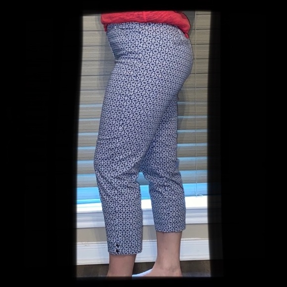 (CLOSET CLOSING FINAL SALE) Geometric Pattern Cropped Capri Cute Dress Pants - Picture 2 of 8
